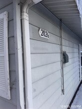 Building Photo - 2026 Shaw Ave