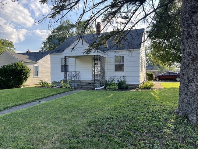 Foto del edificio - 2021 N Maplewood Ave