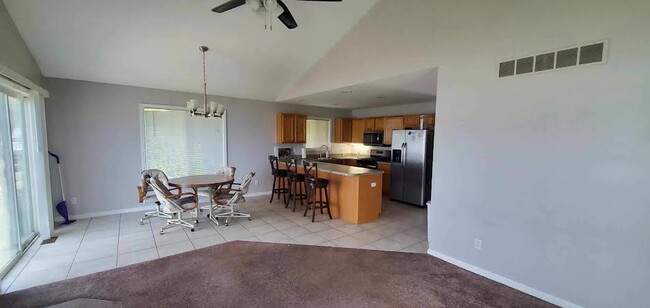 Building Photo - 8532 Riverside Dr