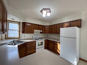Building Photo - 5743-5741 Lacy Rd