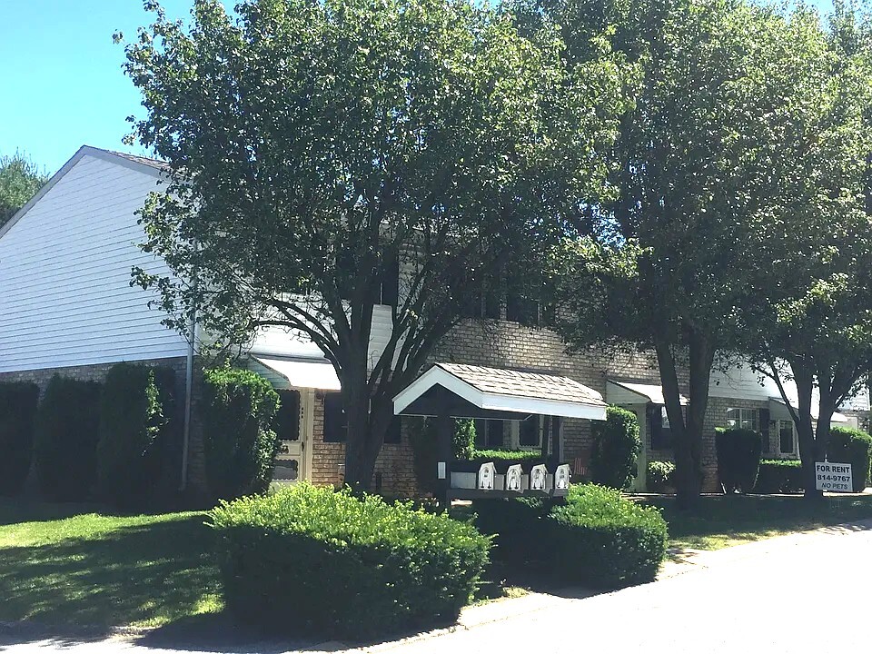 Foto del edificio - 633 Green Meadows Dr