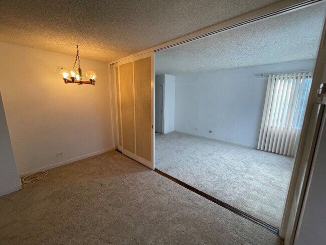 Foto del edificio - Clean 1 Bdrm, Central AC, ALL utilities included!