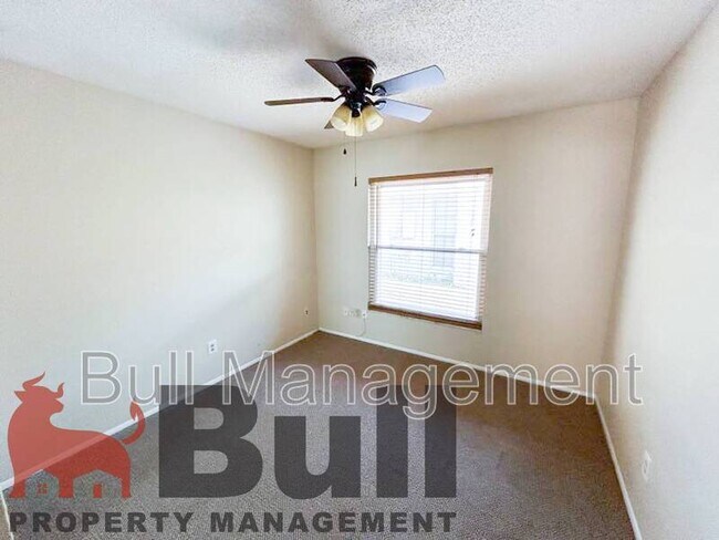 Building Photo - 1066 Las Cruces Dr