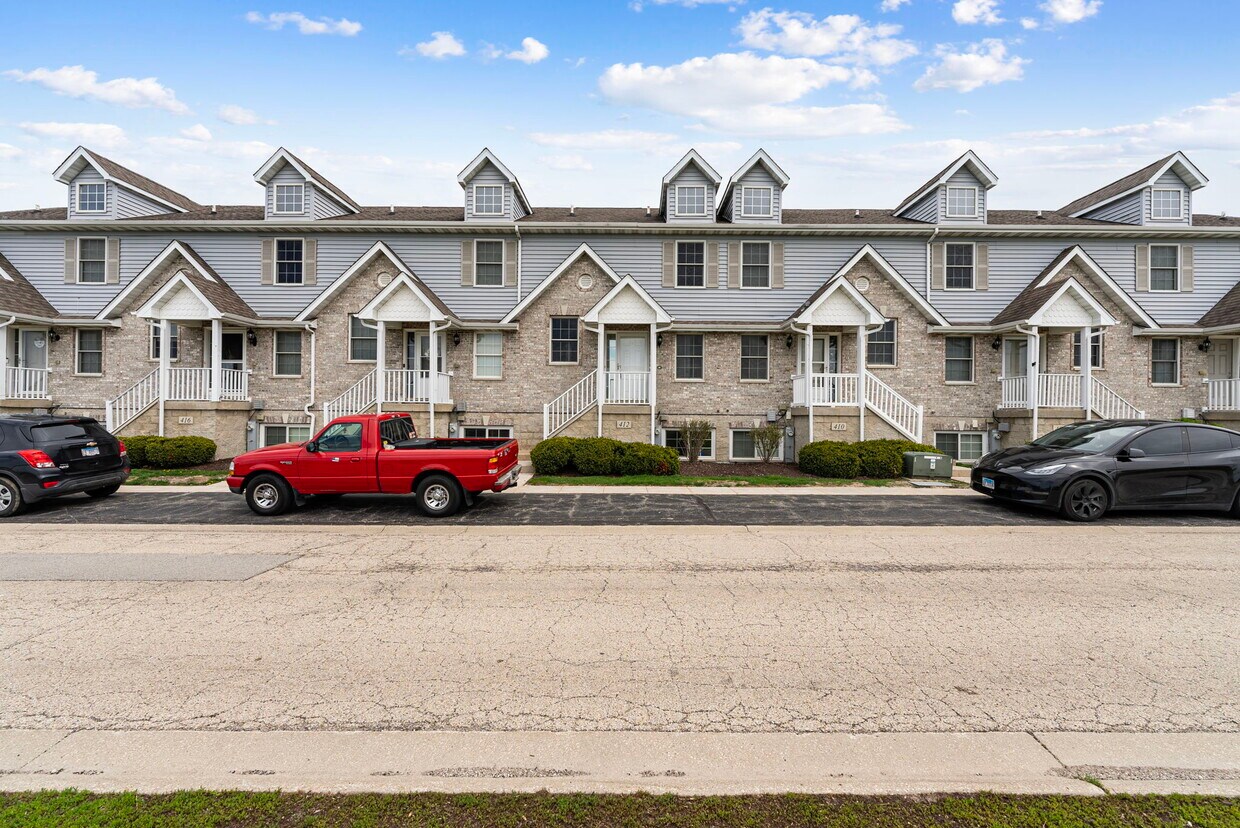 Primary Photo - 412 N Grainger Ln