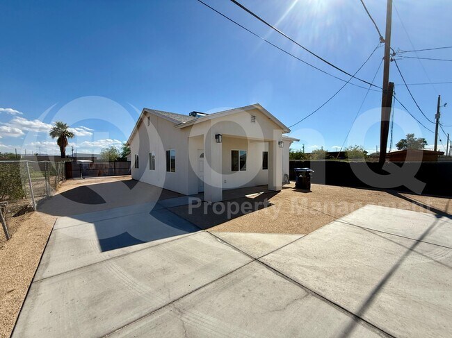Foto del edificio - 2939 W Polk St