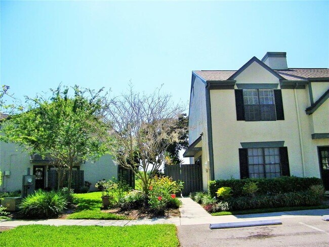 Foto del edificio - 16550 Brigadoon Dr