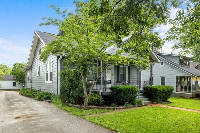 Foto del edificio - Alcoa 37701 - 3 bedroom 2 bath home - Call...