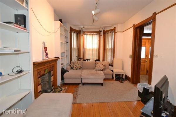 Building Photo - 2661 N Burling St