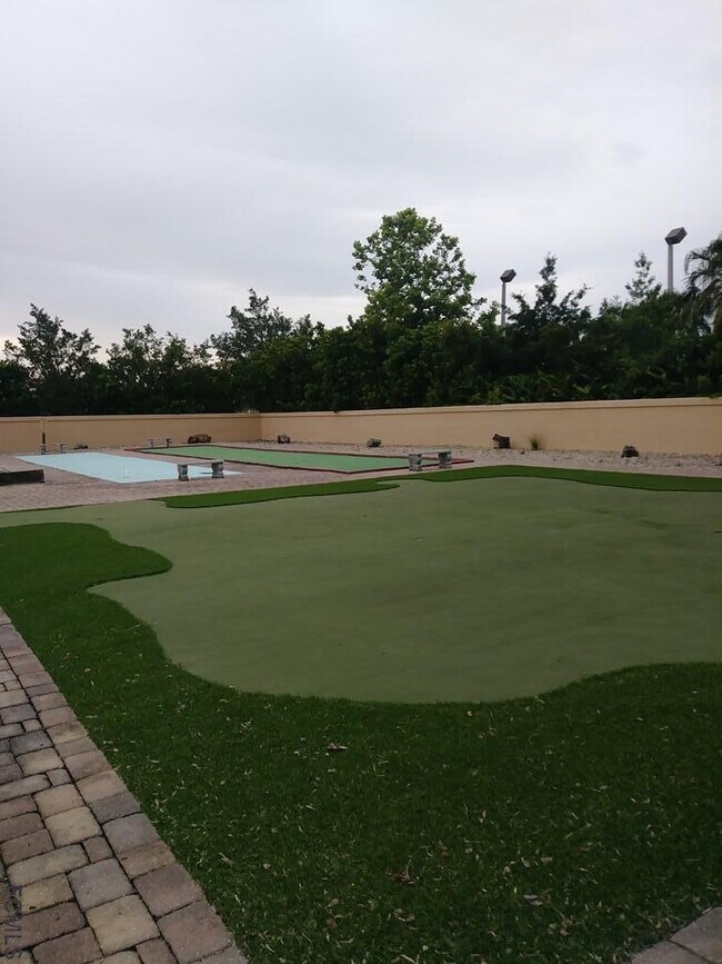 Foto del edificio - 100 Rivers Edge Ln