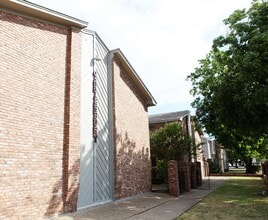 Building Photo - 1300 Speight Ave