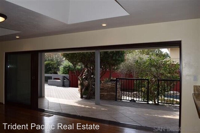 Building Photo - 3 br, 1.5 bath House - 604 Catalina Blvd.