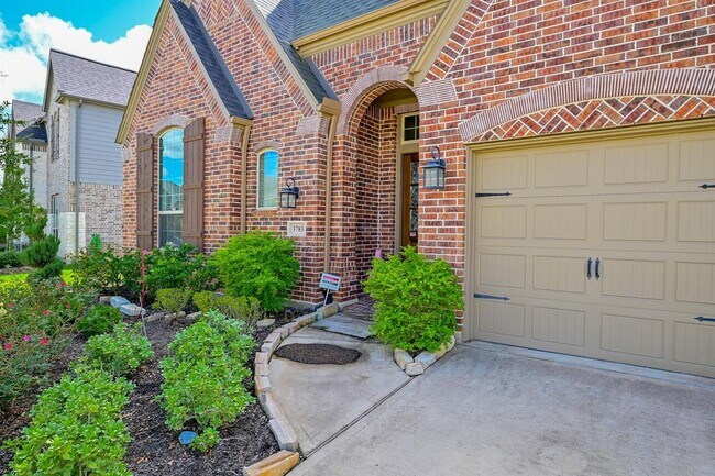 Foto del edificio - 3703 Lake Falls Dr