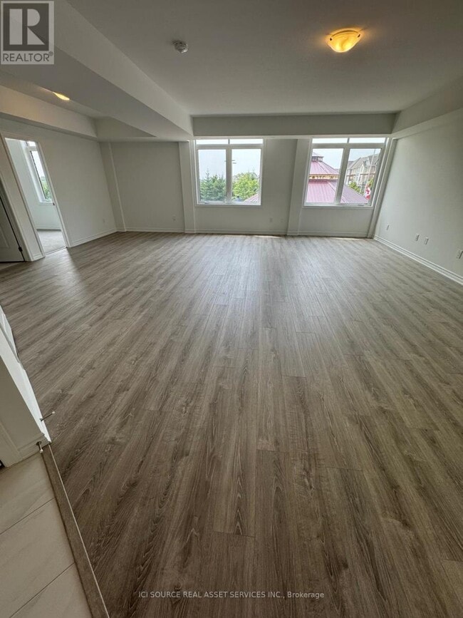 Photo du bâtiment - 439-439 Dougall Ave