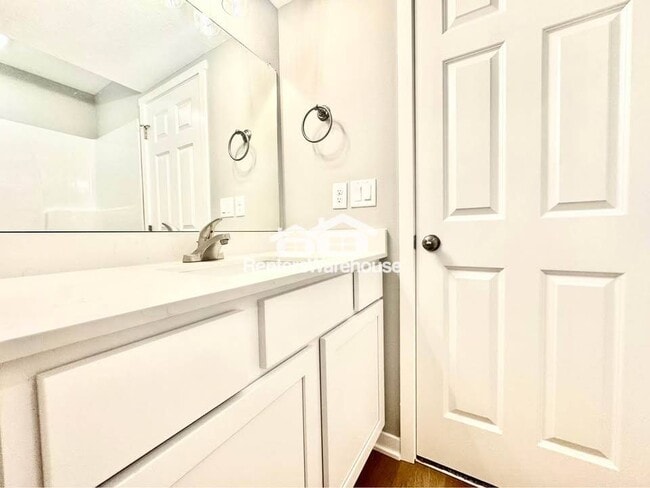 Building Photo - 1006 Polk St