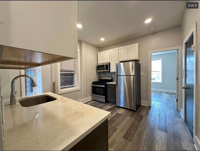 Building Photo - 66 Wallis Ave