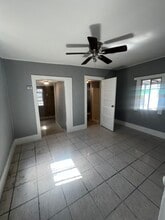 Building Photo - 8818 Bandera St