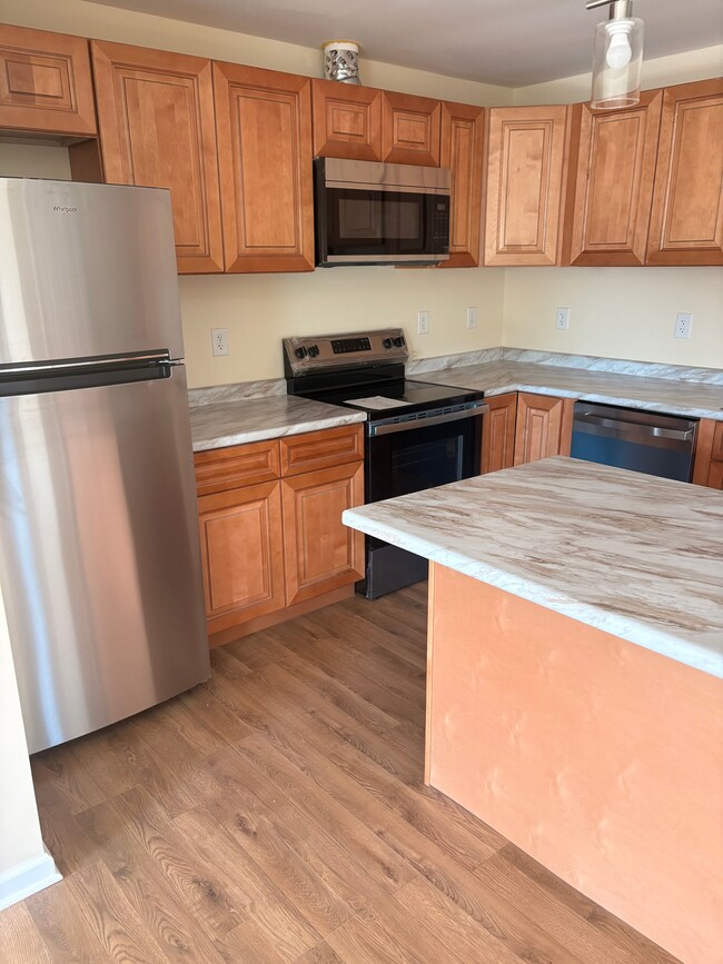 Building Photo - 509 Highland Park Dr