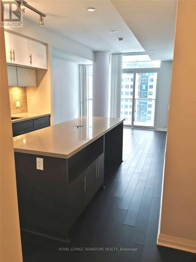 Photo du bâtiment - 8-1608 Mercer St