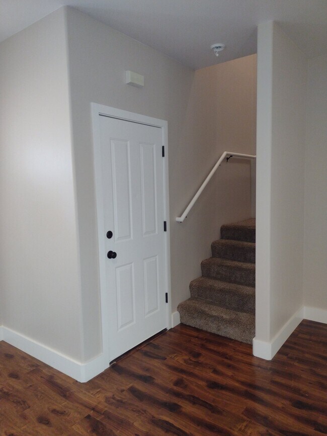 Foto del edificio - 265 Daisy Creek Village Dr