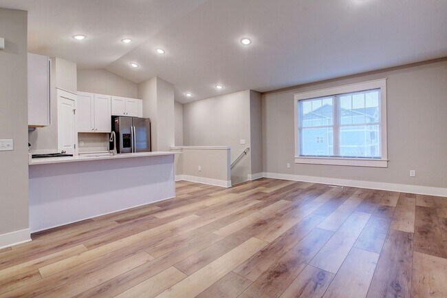 Foto del edificio - 3 BED 3 BATH TOWNHOME IN SOUTH HOLLAND