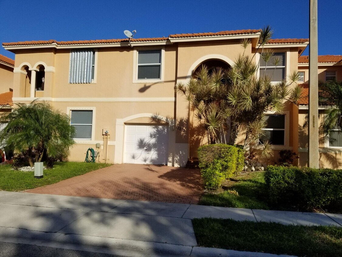 Primary Photo - 2233 NW 161st Ave