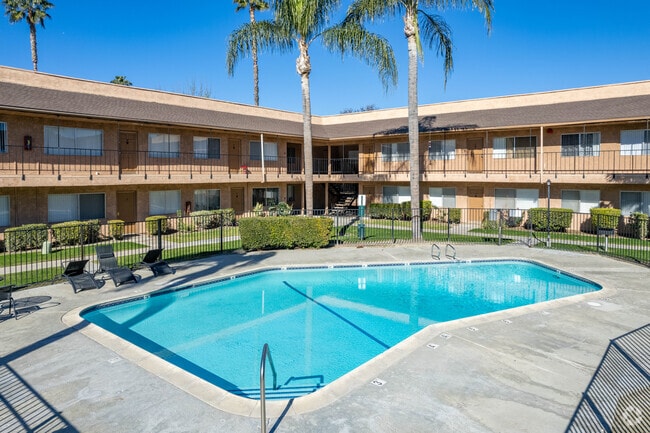 Building Photo - Terrace Oaks