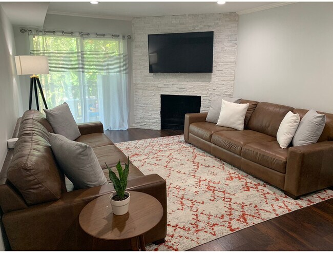 Foto del edificio - 902 S Weatherred Dr