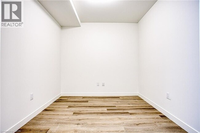 Building Photo - 461 Green Rd