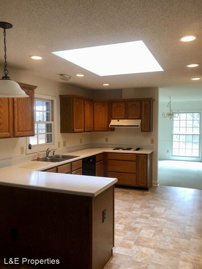 Building Photo - 3 br, 3 bath House - 9800 Shopton Road W.