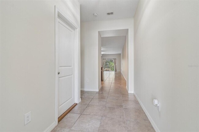 Foto del edificio - 10687 Lake Montauk Dr