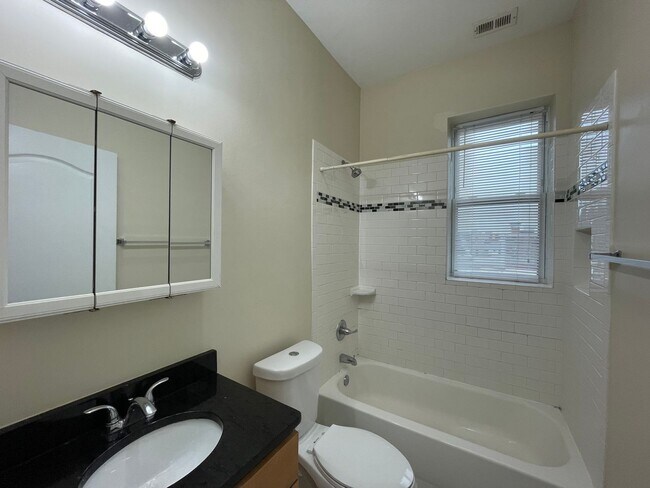 Foto del edificio - 1319 Park Rd NW