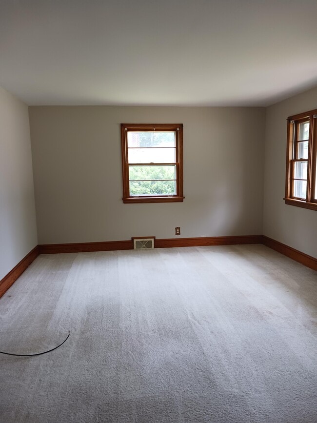 Building Photo - 127 Vinton Pl