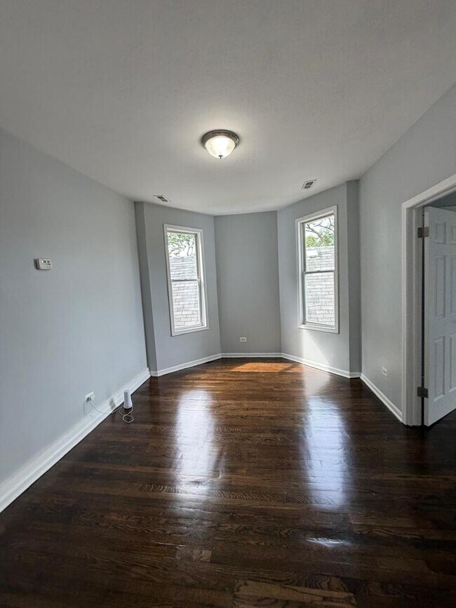 Foto del edificio - 6739 S Laflin St