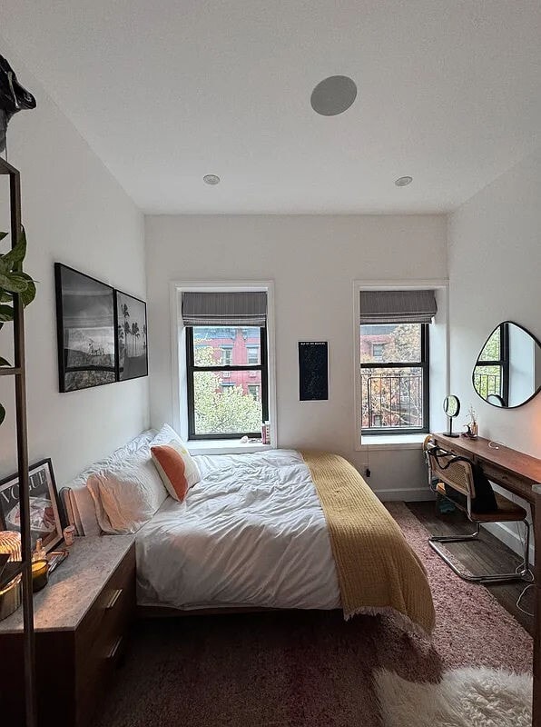 Foto del edificio - 519 E 6th St