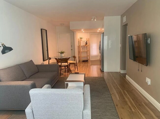Foto del edificio - 18554 NE 18th Ave
