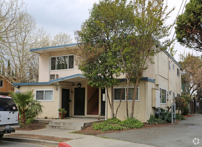 Building Photo - Riley Court Apartments