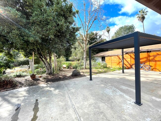 Building Photo - 3039 El Ku Ave