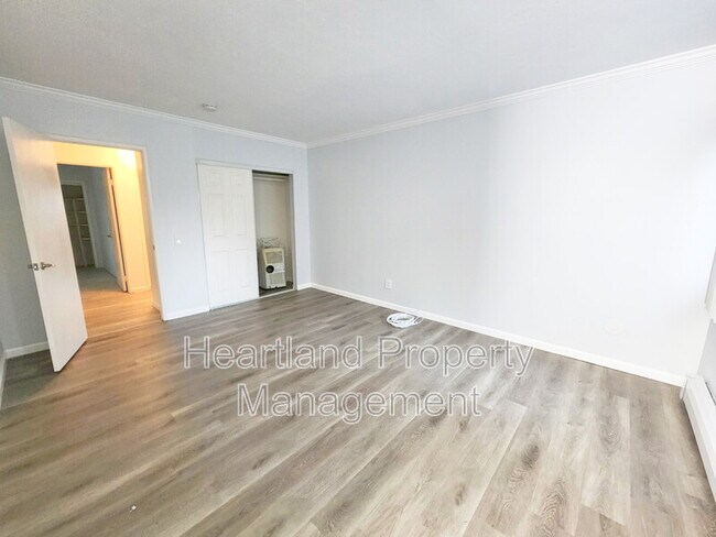 Foto del edificio - 8755 Navajo Rd
