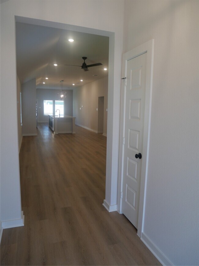 Building Photo - 6435 Downey Ln