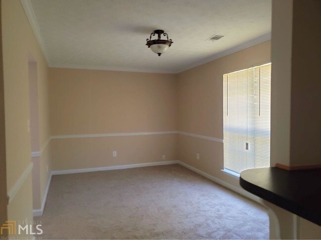 Building Photo - 180 Springhouse Ln