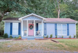 Building Photo - 102 Herron Dr