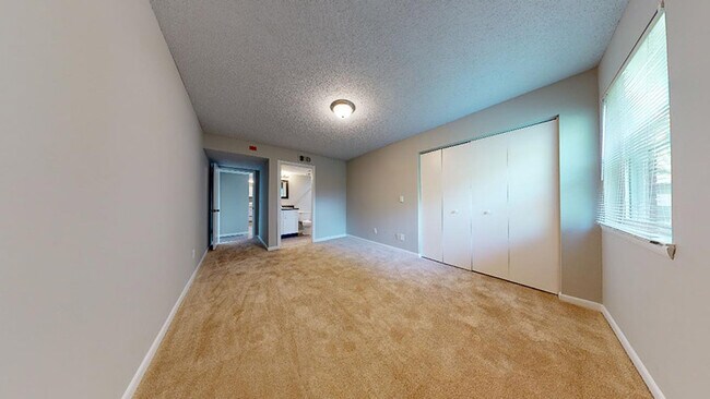 Foto del edificio - Eastowne Village Apartments