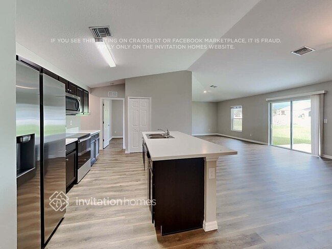 Foto del edificio - 241 NW 15th Pl