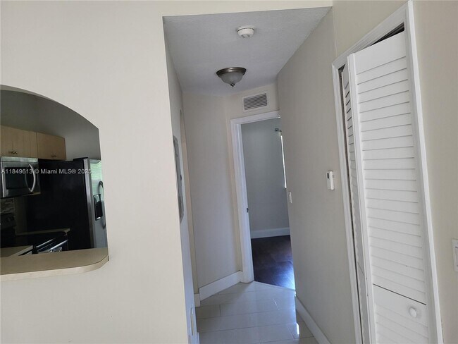 Foto del edificio - 1250 SE 28th Ct