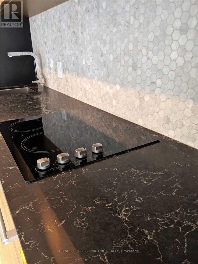 Building Photo - 85 Wood St