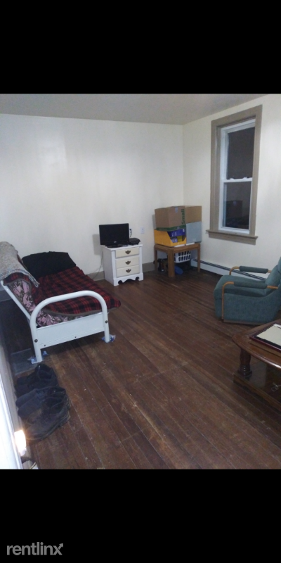 Building Photo - 3 br, 1 bath House - 28 Antietam Dr