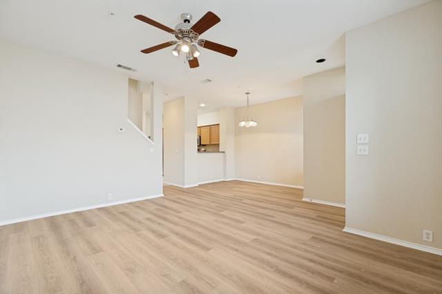 Building Photo - 2324 Stoneleigh Pl