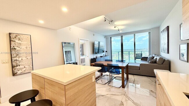 Foto del edificio - 16385 Biscayne Blvd