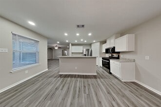 Building Photo - 18610 Willow Cove Dr