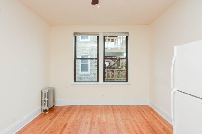 Foto del edificio - 2737 N Spaulding Ave